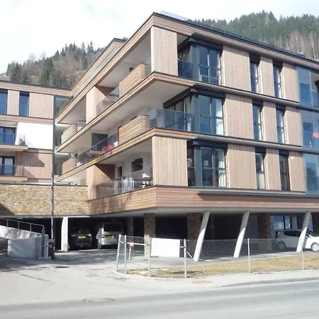 Luxury Penthouse With Lake, Mountain Views, Free Parking,wi-fi And Roof Top Dining Patio * Zell am See