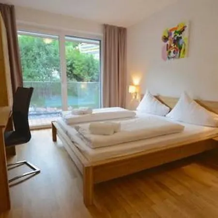 Luxury Penthouse With Lake, Mountain Views, Free Parking,wi-fi And Roof Top Dining Patio Apartment Zell am See