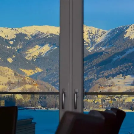 Luxury Penthouse With Lake, Mountain Views, Free Parking,wi-fi And Roof Top Dining Patio Apartamento Zell am See