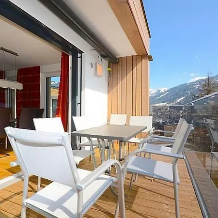 Luxury Penthouse With Lake, Mountain Views, Free Parking,wi-fi And Roof Top Dining Patio *
