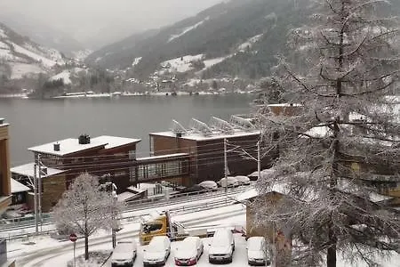 Luxury Penthouse With Lake, Mountain Views, Free Parking,wi-fi And Roof Top Dining Patio *