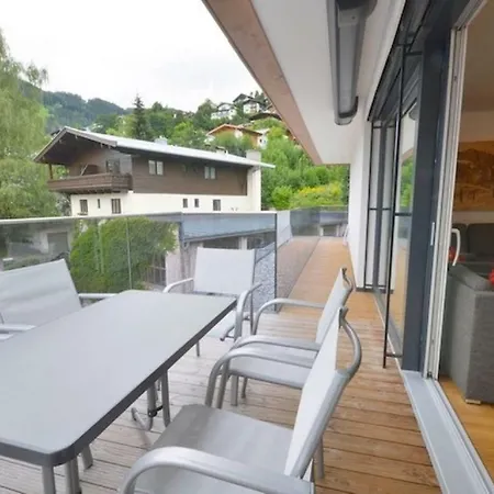Luxury Penthouse With Lake, Mountain Views, Free Parking,wi-fi And Roof Top Dining Patio