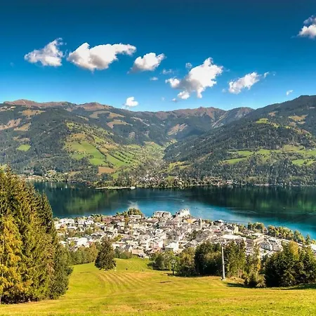 Luxury Penthouse With Lake, Mountain Views, Free Parking,wi-fi And Roof Top Dining Patio Apartment Zell am See